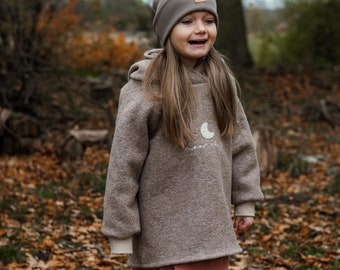 Wollen fleece hoodie voor kinderen in bruin/beige met maanborduurwerk.