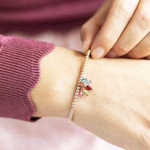 Beaded charm bracelet with family birthstones
