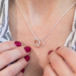 Collier trois anneaux 30e anniversaire