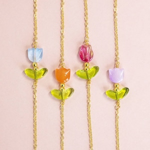 Glass tulip bracelet
