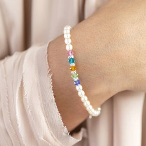 Family birthstone pearl beaded bracelet