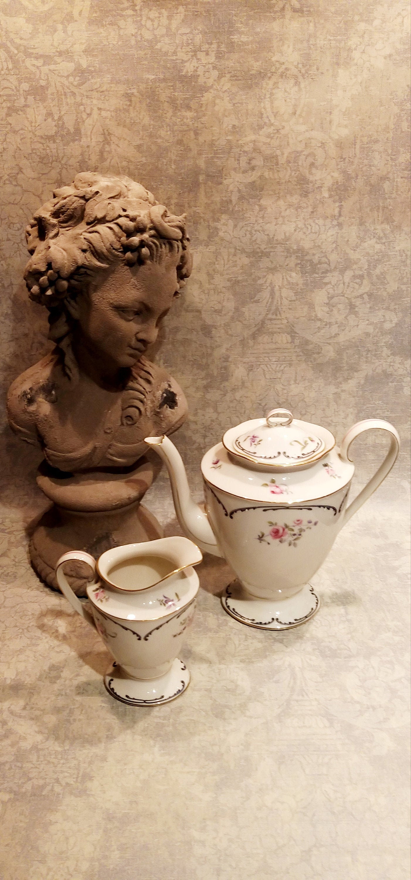 Français Service à Thé Vintage Limoges Porcelaine, Théière avec Passoire et Pot Lait, Bel Ornement F