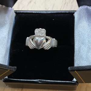 Brand new Sterling Silver Mens Heavy CLADDAUGH Ring