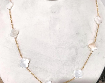 Brandneue 14k Gold Damen Perlmutt KLEE Halskette (verschiedene Längen)