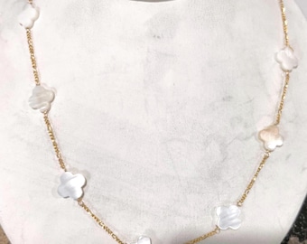 Brand New 14k Gold Ladies Mother of Pearl CLOVER Necklace (assorted lengths-Buyers Choice)