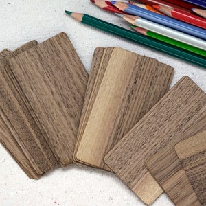 50 cartes de visite en placage de noyer, dimensions 90х50 mm, épaisseur 0,90 mm, marque-places uniques, cartes vierges en bois, étiquettes-cadeaux en bois, marque-places en bois
