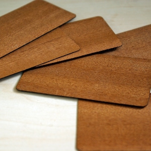 50 tarjetas de presentación de chapa de caoba, tamaño 90x50 mm, grosor 1,00 mm, tarjetas de lugar únicas, tarjetas de madera en blanco, etiquetas de regalo de madera, tarjetas de lugar de madera