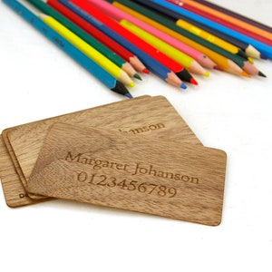 Set van 50 lasergegraveerde visitekaartjes van walnootfineer, gepersonaliseerde houten kaarten, aangepaste ontwerpkaarten, unieke visitekaartjes