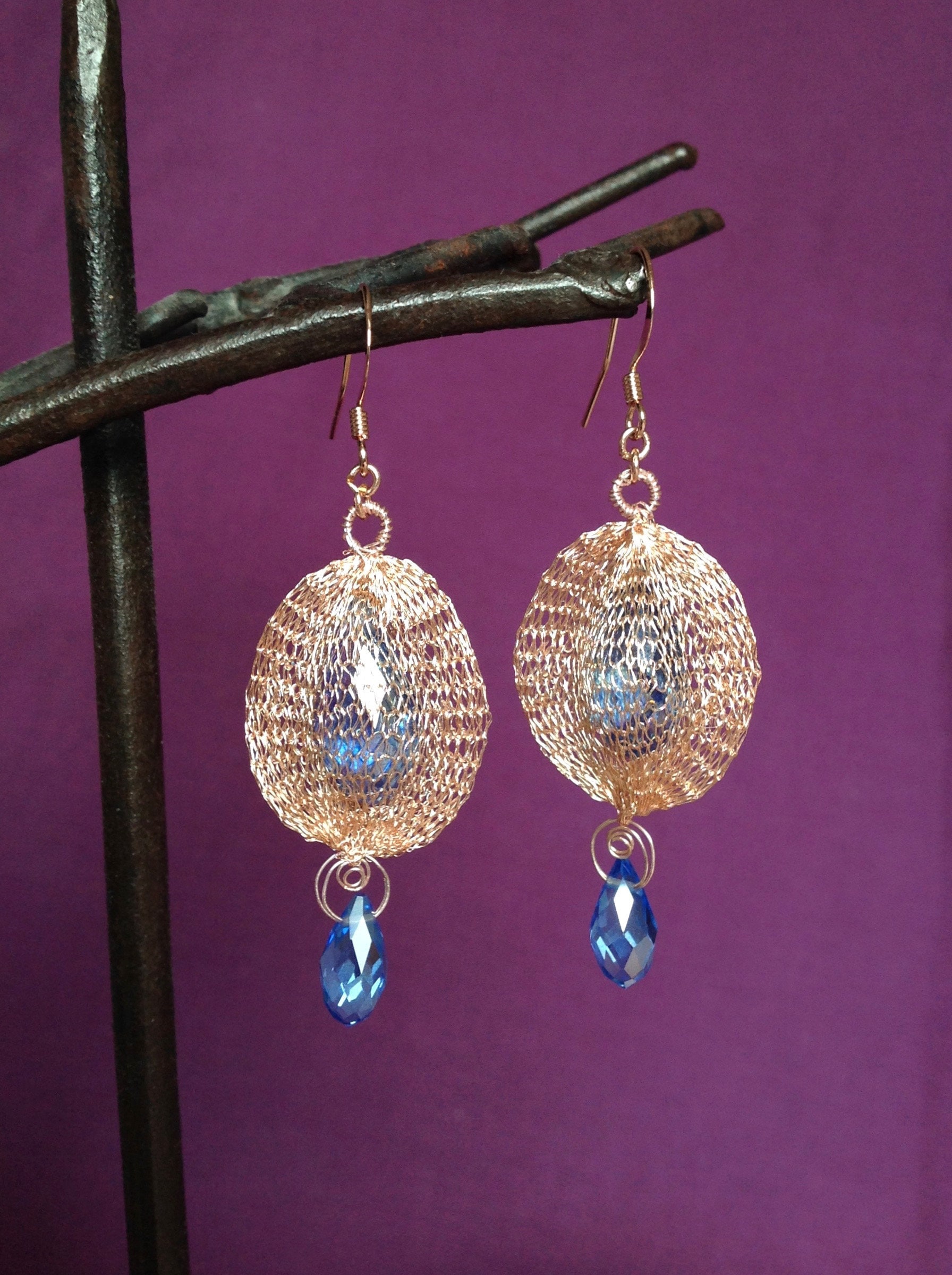 Boucles D'oreilles Vintage Luxe - Lucite Rose Doré Et Plaqué Or, Pendantes - Occasion
