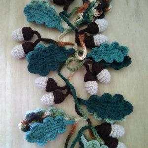 Fall garland, crochet oak leaf garland, crochet oak leaves, crochet acorns, crochet fall leaf garland,