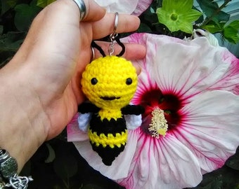 Crochet bumble bee, amigurumi bee keychain, bee lover gift, rear view mirror charm, gift for her, gift for wife, bag charm, back to school