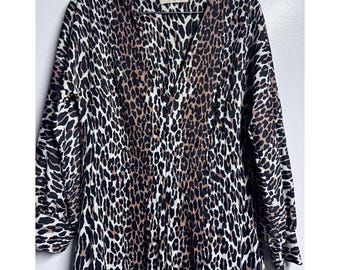 Vestido largo de descanso estilo imperio de nailon sedoso con estampado de leopardo de Vanity Fair, talla pequeña.
