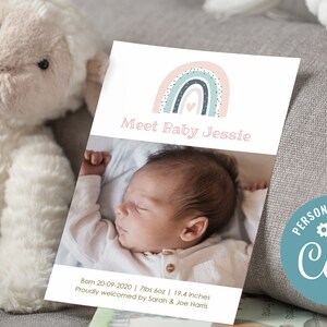 Bearbeitbare Foto-Geburtsankündigungskarte 5x7 Regenbogen-Baby-Ankündigungskarte, moderner neutraler Regenbogen, erröten, gold, Herzen, Mädchenankündigung