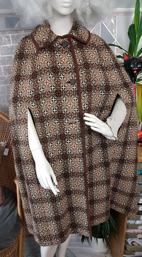 Welsh tapestry cape free size