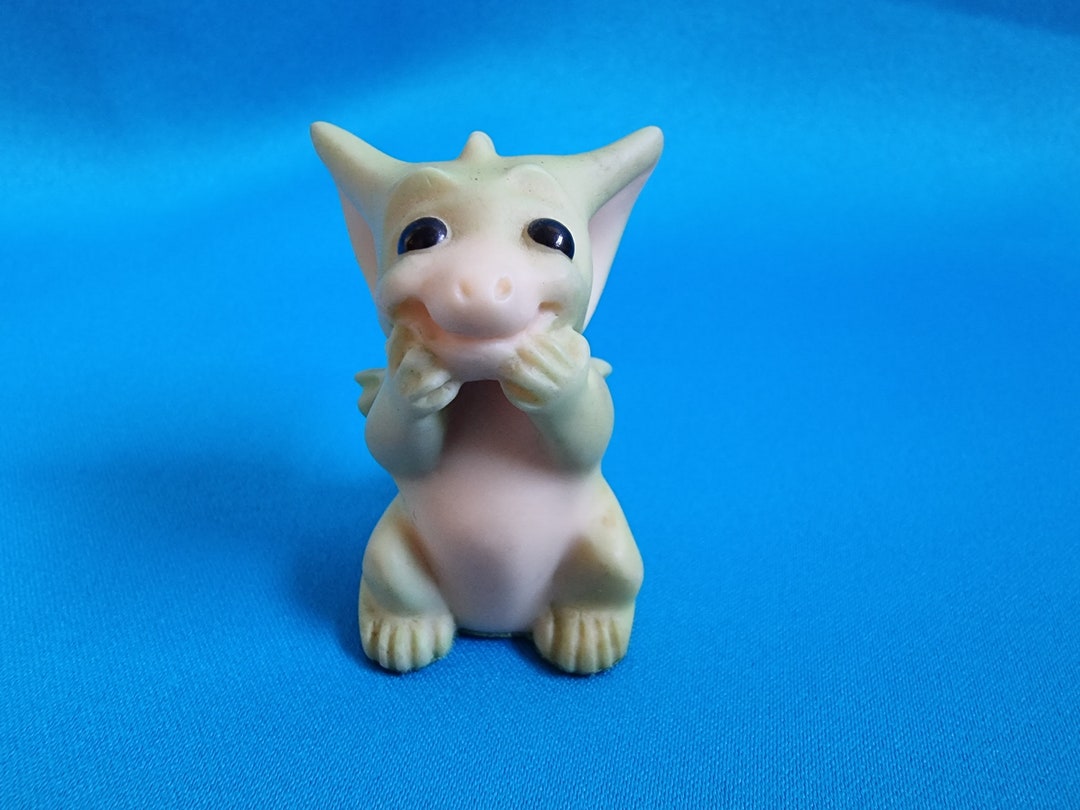 Pocket Dragon Figurine, Pocket Dragon Tee Hee Hee, Real Musgrave, the Whimsical World, Dragon