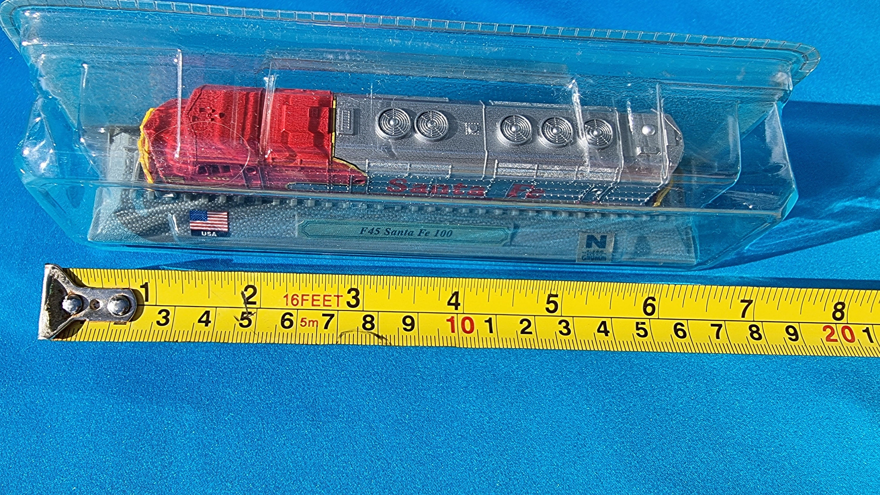 Vintage F45 Santa Fe Train Model - Del Prado Locomotive - Etsy Canada