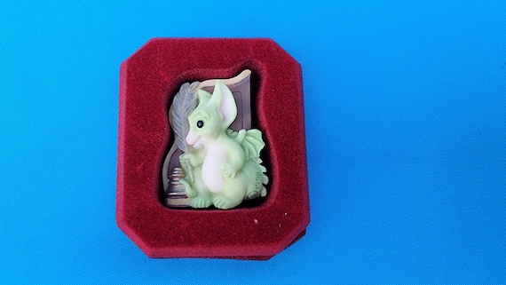 Pocket dragon Brooch, dragon Brooch, Pocket dragon, real Musgrave, dragon figurine