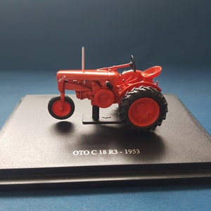 Tractor model, tractor toy, vintage tractor, tractor