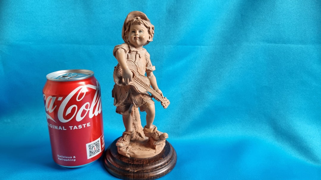 Giuseppe Armani Figurine, Capodimonte Figurine, Armani Figurine, Boy Guitar Figurine, Musical