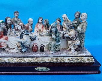 Vintage Last Supper Figurine: Religious Ornament