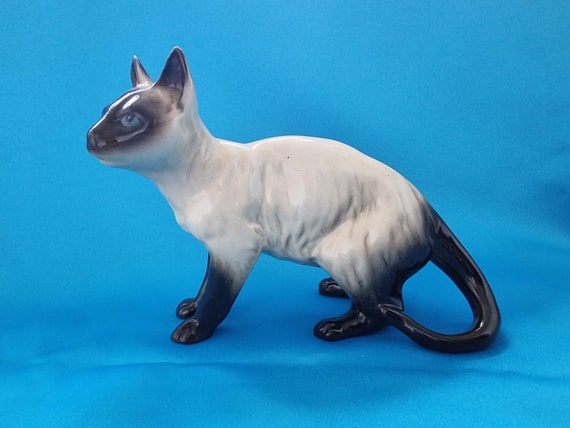 Siamese Cat Sitting Looking Miniature Figurine Porcelain 