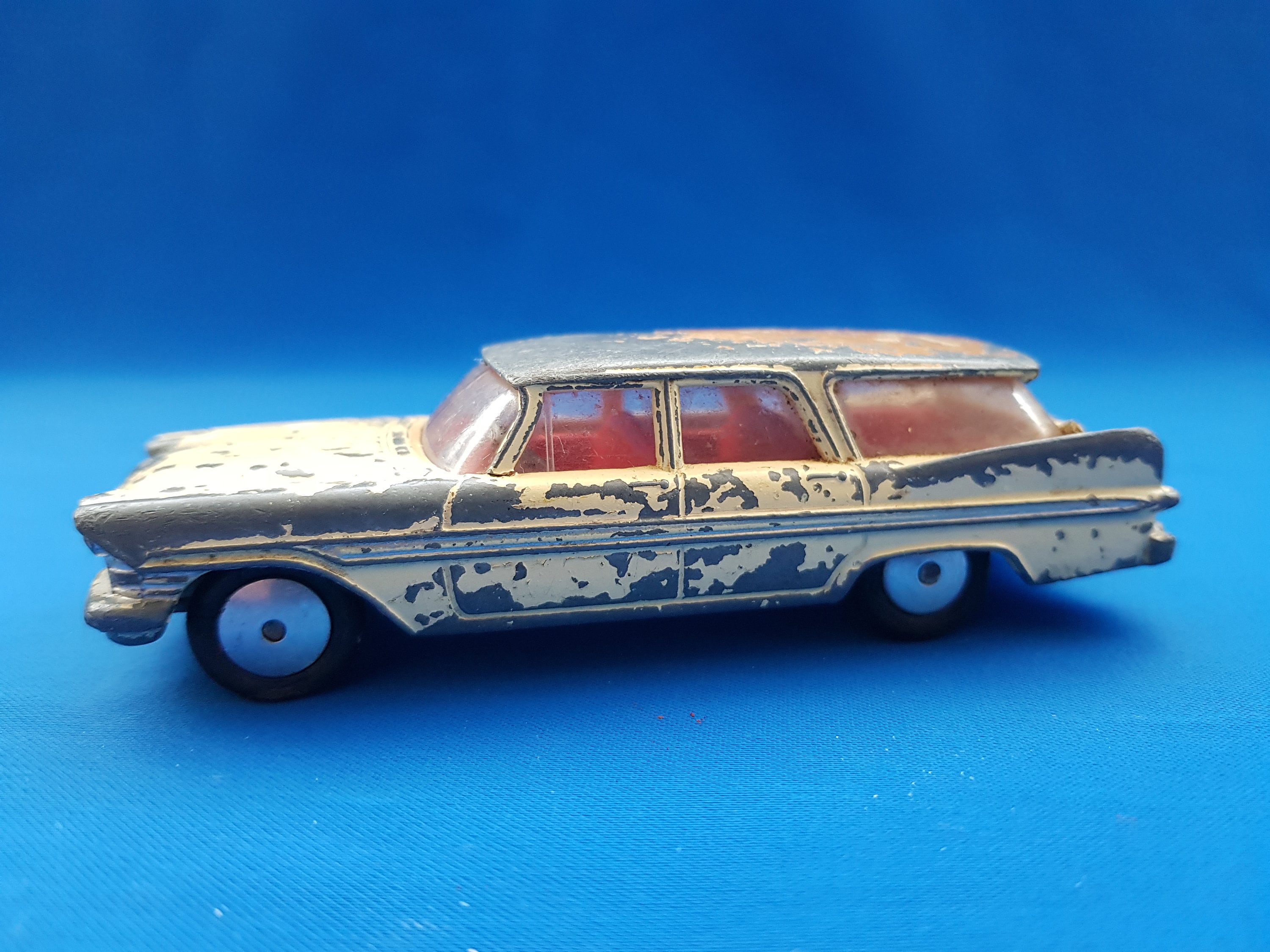 コーギートイズ　PLYMOUTH SPORTS SUBURBAN Plymouth Car Model, Plymouth Sports Suburban, Vintage Cars Model