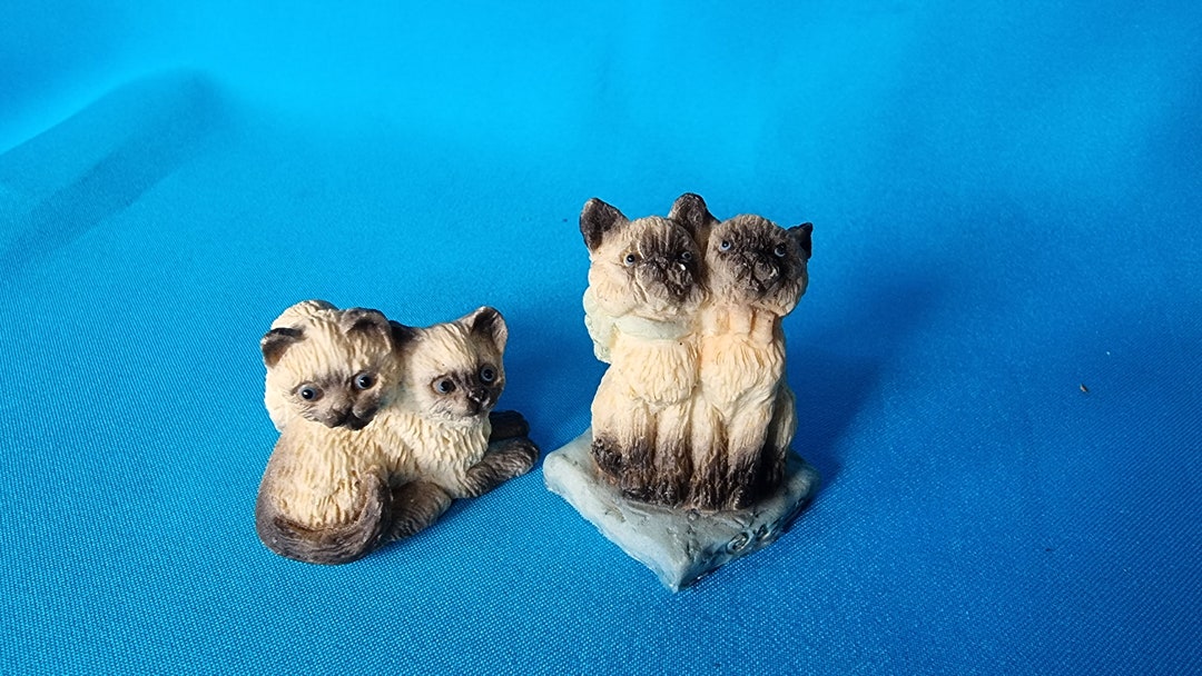 Small Cat Figurine, Resin Cat Figurine, Siamese Cat Figurine, Vintage