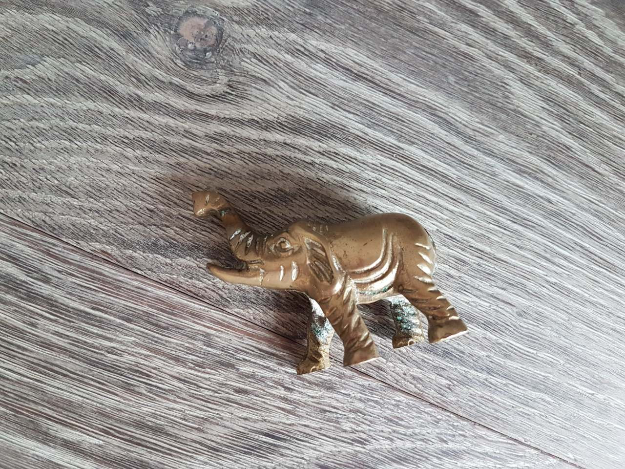 ヴィンテージ真鍮製象の置物：ミニチュア彫刻 - Etsy 日本