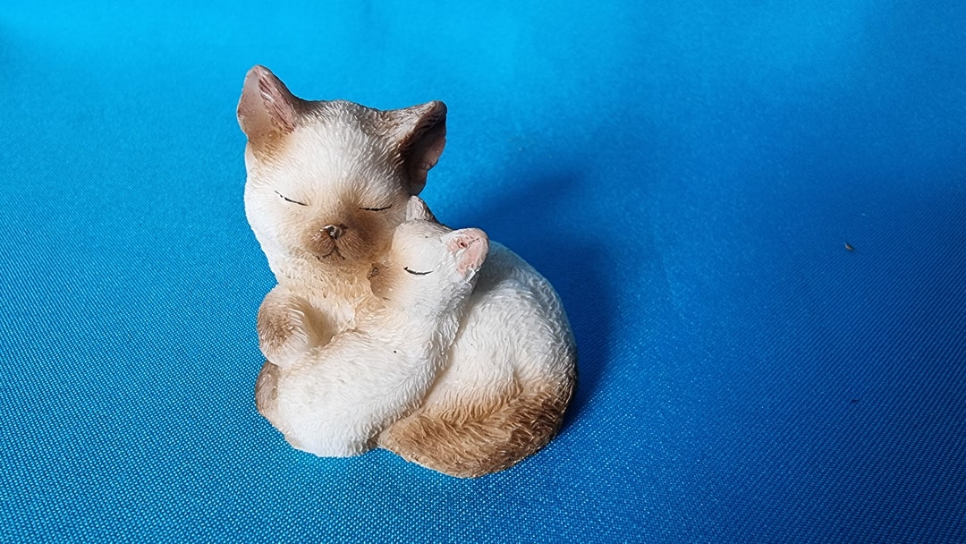 Resin Cat Figurine, Small Cat Figurine, Siamese Cat Figurine, Siamese