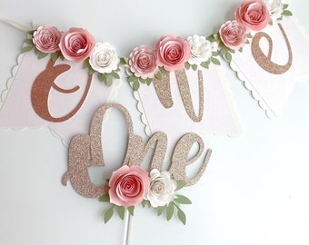 Un banner de silla alta, banner floral de silla alta, decoración de cumpleaños temática boho, banner de pastel de aplastamiento, accesorio fotográfico de pastel de aplastamiento, banner de cumpleaños floral