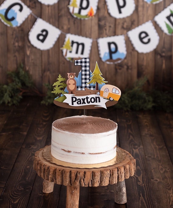 Un gâteau Happy Camper, une petite bannière de campeur, un anniversaire sur  le thème du camping, une bannière de campeur heureux -  France