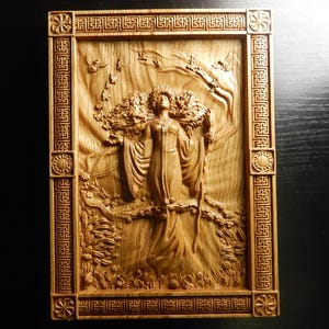 Decoración de pared de la diosa Zhiva, decoración de mitología eslava, placa de madera pagana, diosa de la fertilidad. imagen 1