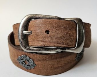 Vintage Zwitserse bruine riem, Zwitsers handgemaakt leer, riem met volksdetails, 105 cm