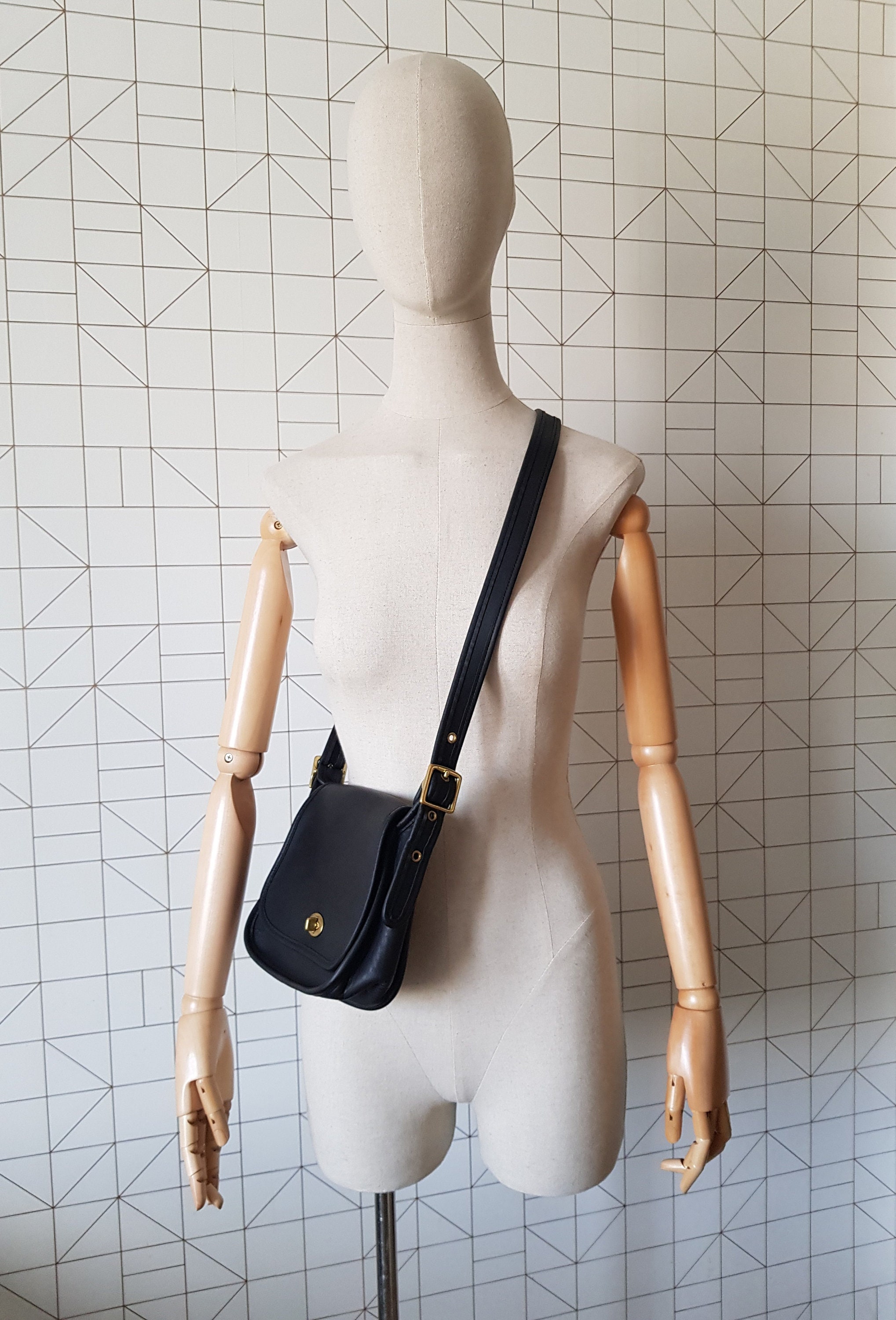 Vintage Coach Trail Bag, Coach 9965, Black Leather Bag Vintage Coach Trail Bag, Coach 9965, Black Leather Bag