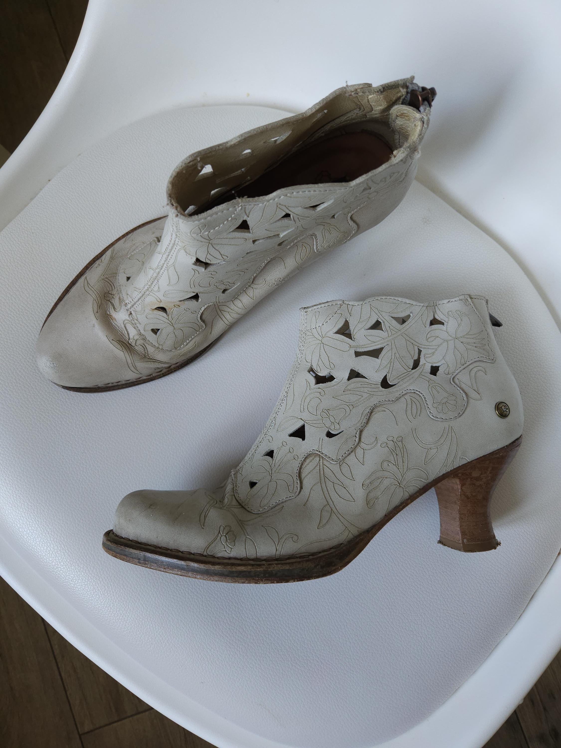Low heel cut out ankle boots hotsell