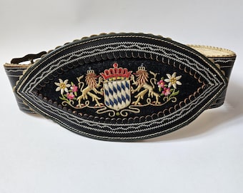 Zeldzame vintage geborduurde lederhosenriem, authentiek Beiers leren riem, 102 cm