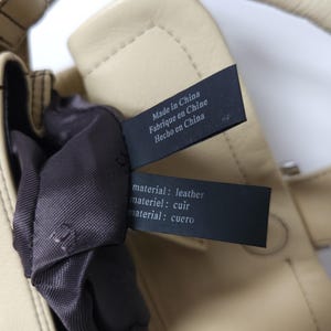 Kenneth Cole axelväska i läder, spänne, vintage beige väska bild 17