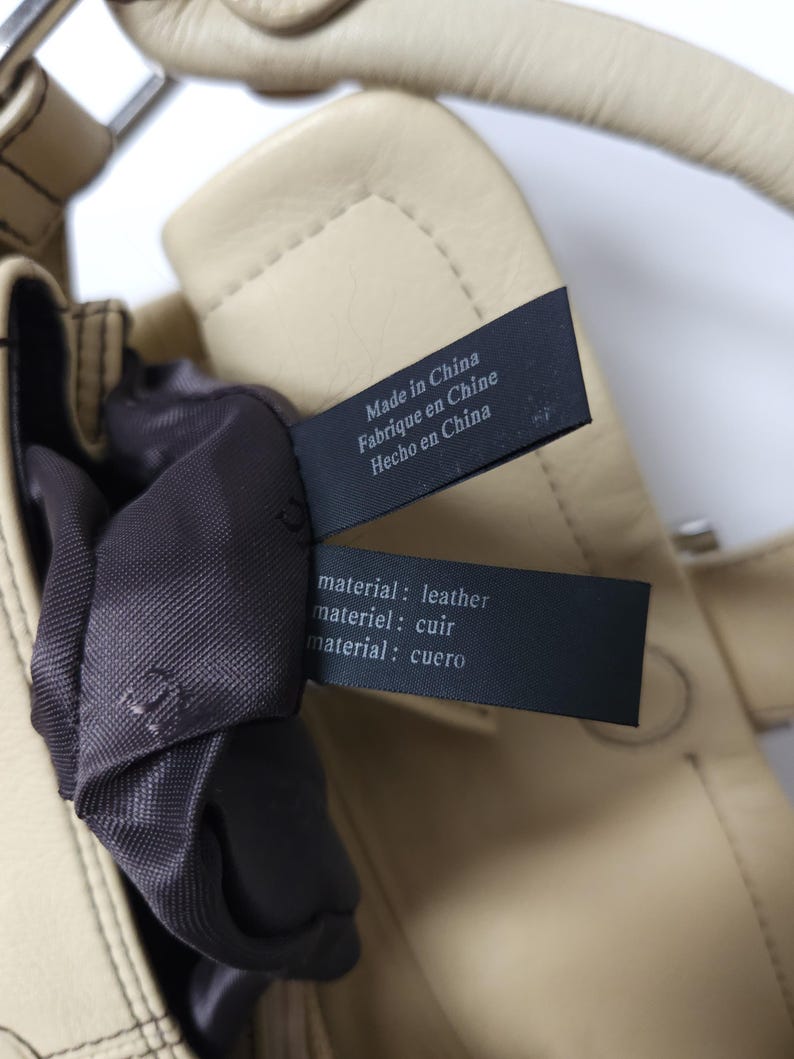 Kenneth Cole axelväska i läder, spänne, vintage beige väska bild 17