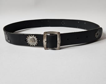 Vintage leren Appenzeller-riem, Zwitserse volkskunst, koedetail, 110 cm