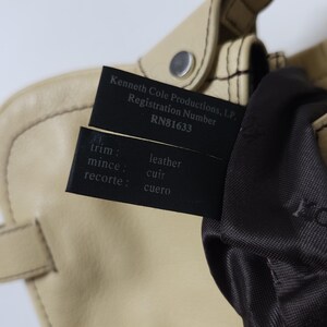 Kenneth Cole axelväska i läder, spänne, vintage beige väska bild 18