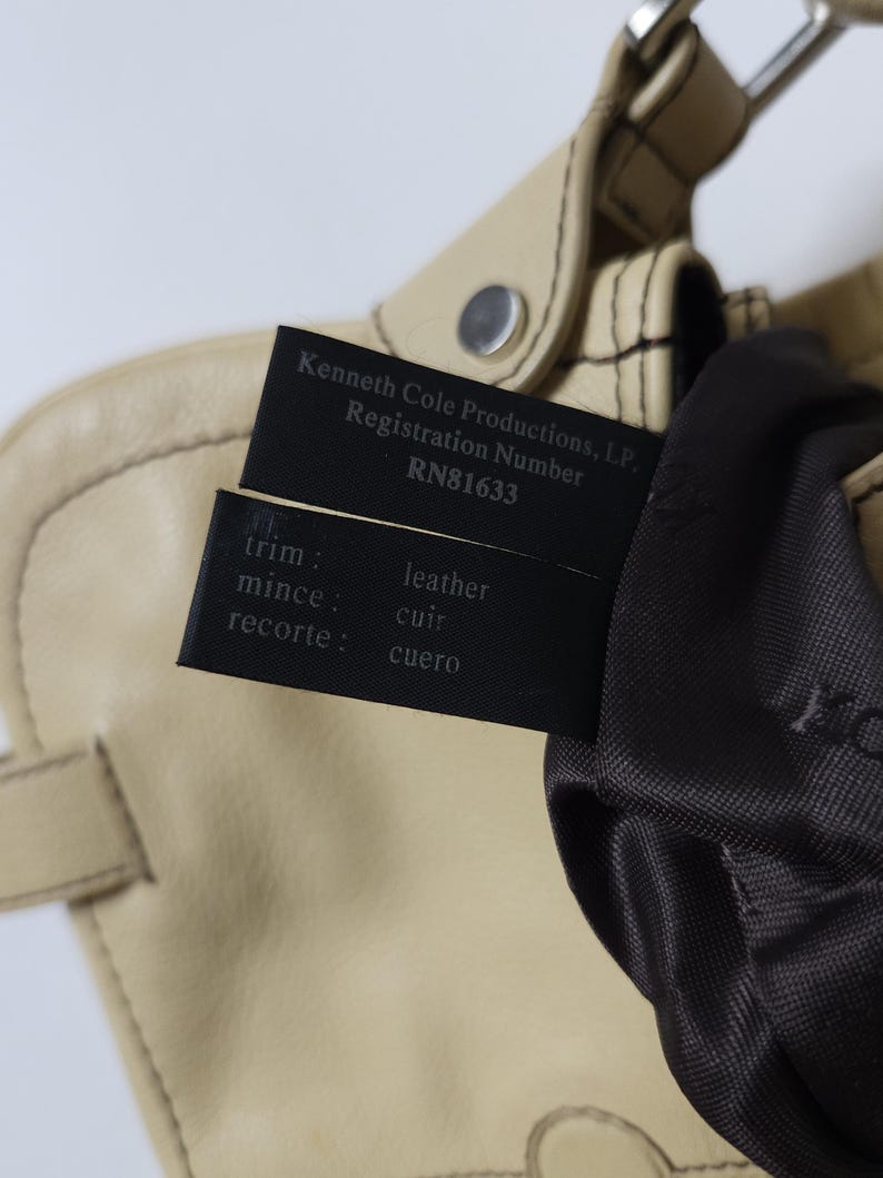 Kenneth Cole axelväska i läder, spänne, vintage beige väska bild 18