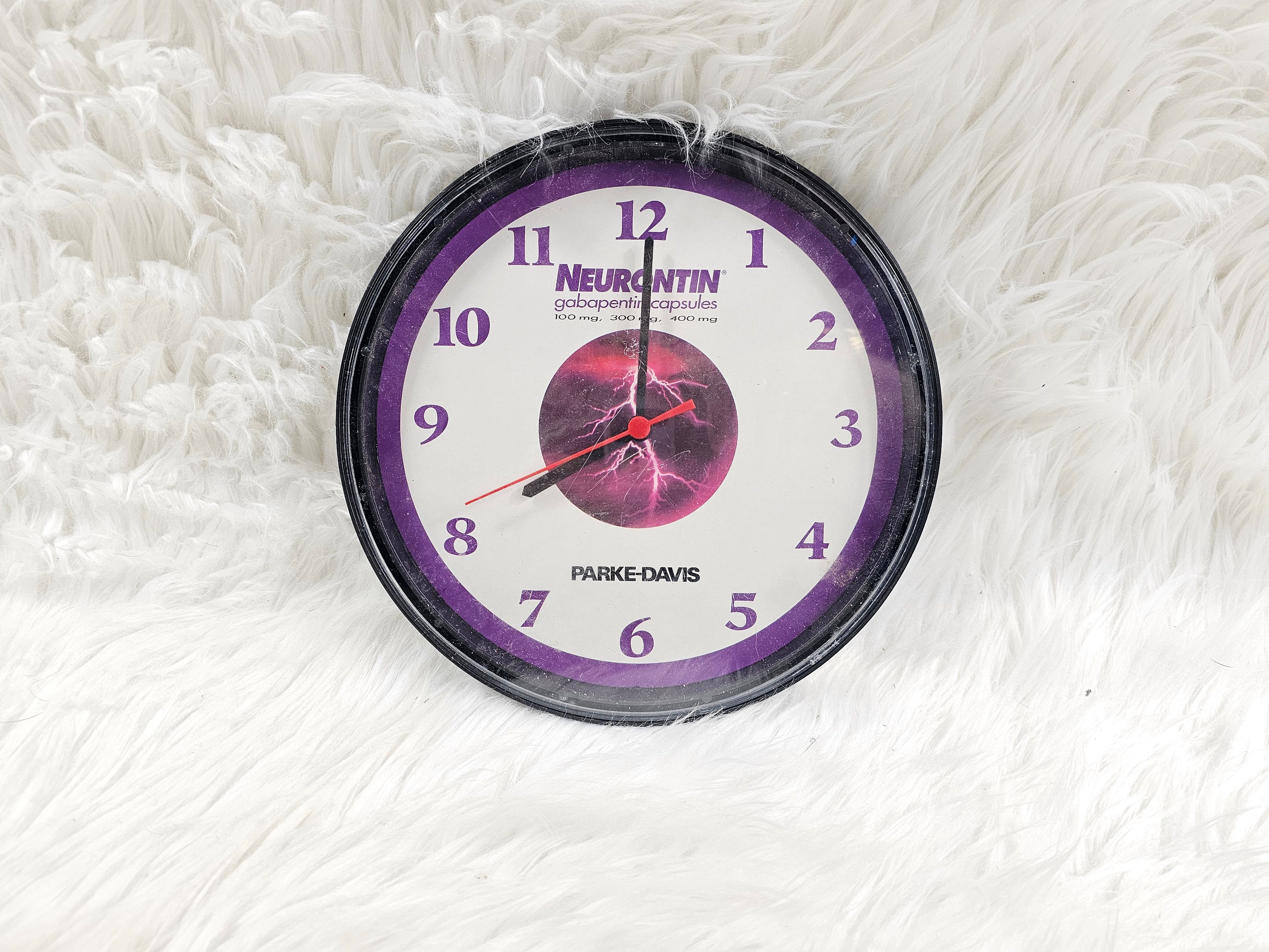 VINTAGE Drug Rep NEURONTIN CLOCK 400mg Purple White Wall Clock