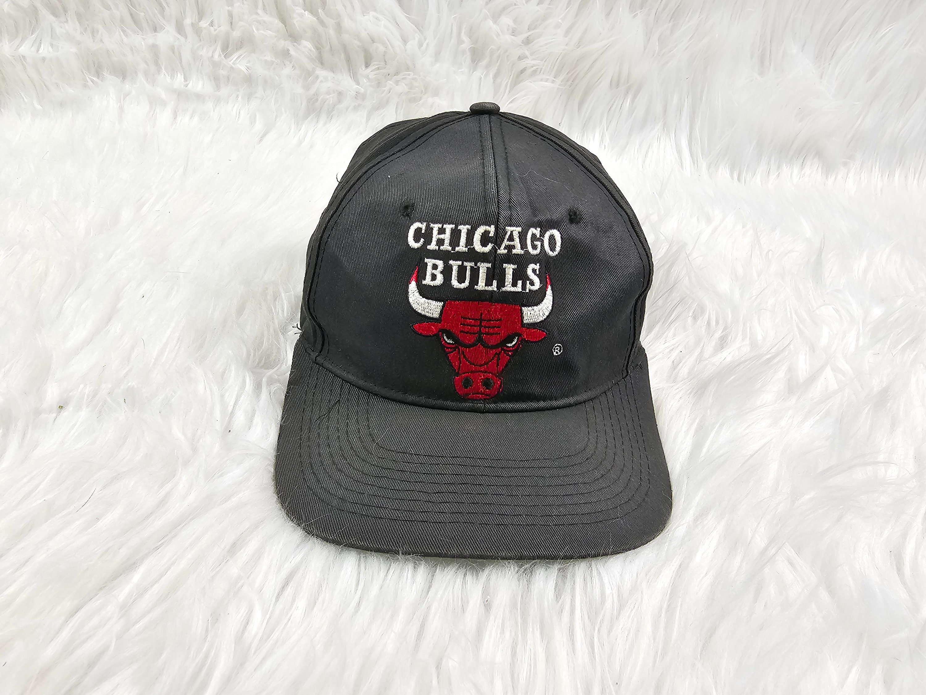 Chicago Bulls Mitchell & Ness Hardwood Classics Championship Ring Snapback