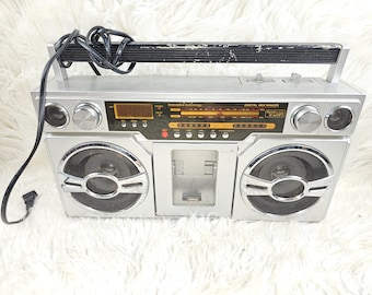 Retro Style Boombox Innovative Technology Digital Mix Maker Itbb
