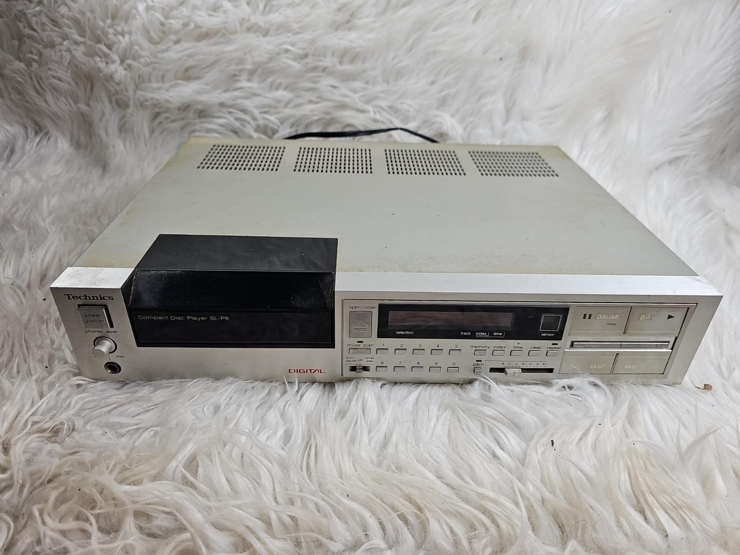 Super Rare Vintage Working Technics COMPACT Disc PLAYER SL-P8