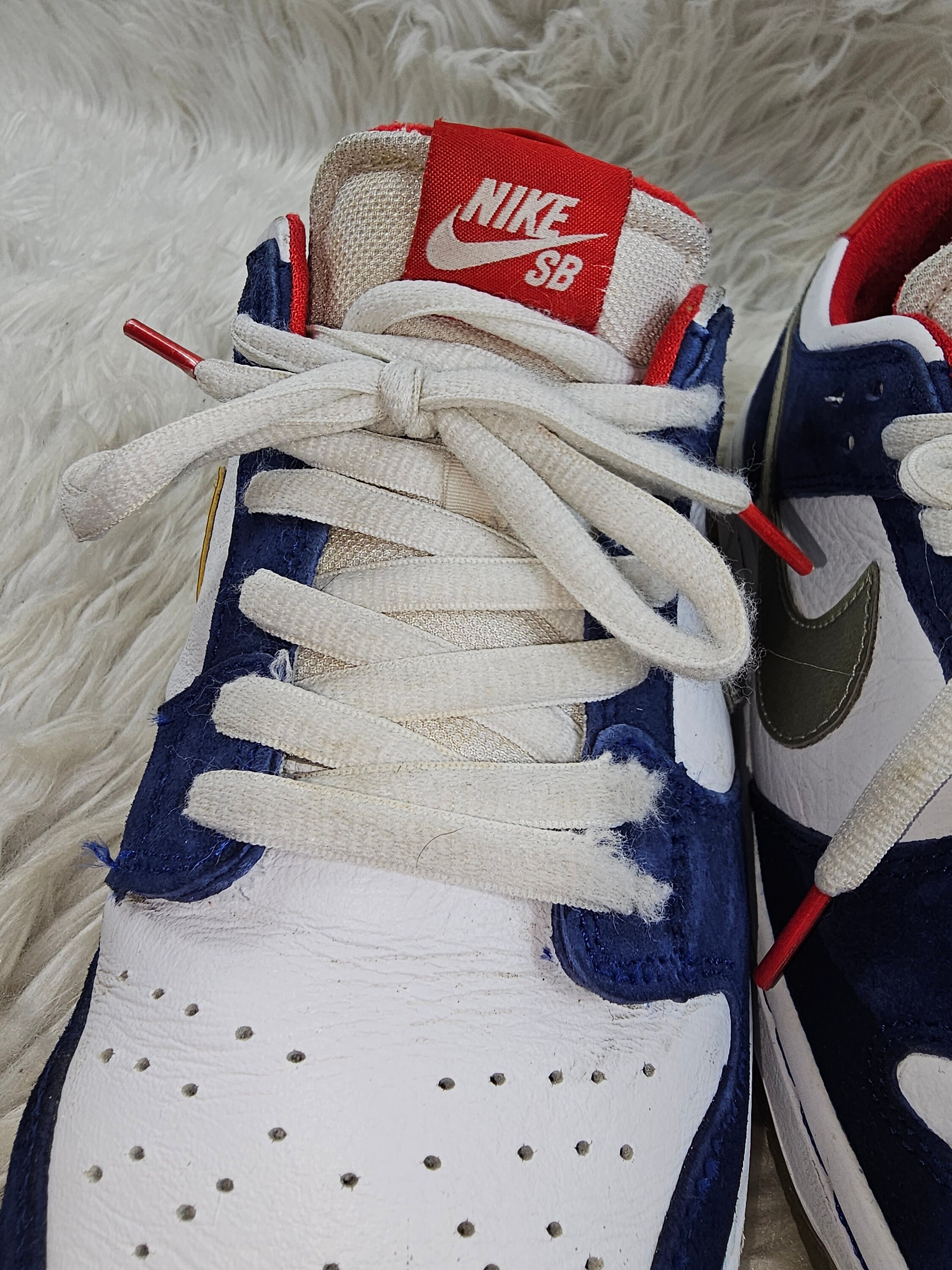 Super Rare Nike SB Dunk Low Ishod Wair BMW - SIZE 11 Uk 10 Super Rare Nike SB Dunk Low Ishod Wair BMW - SIZE 11 Uk 10