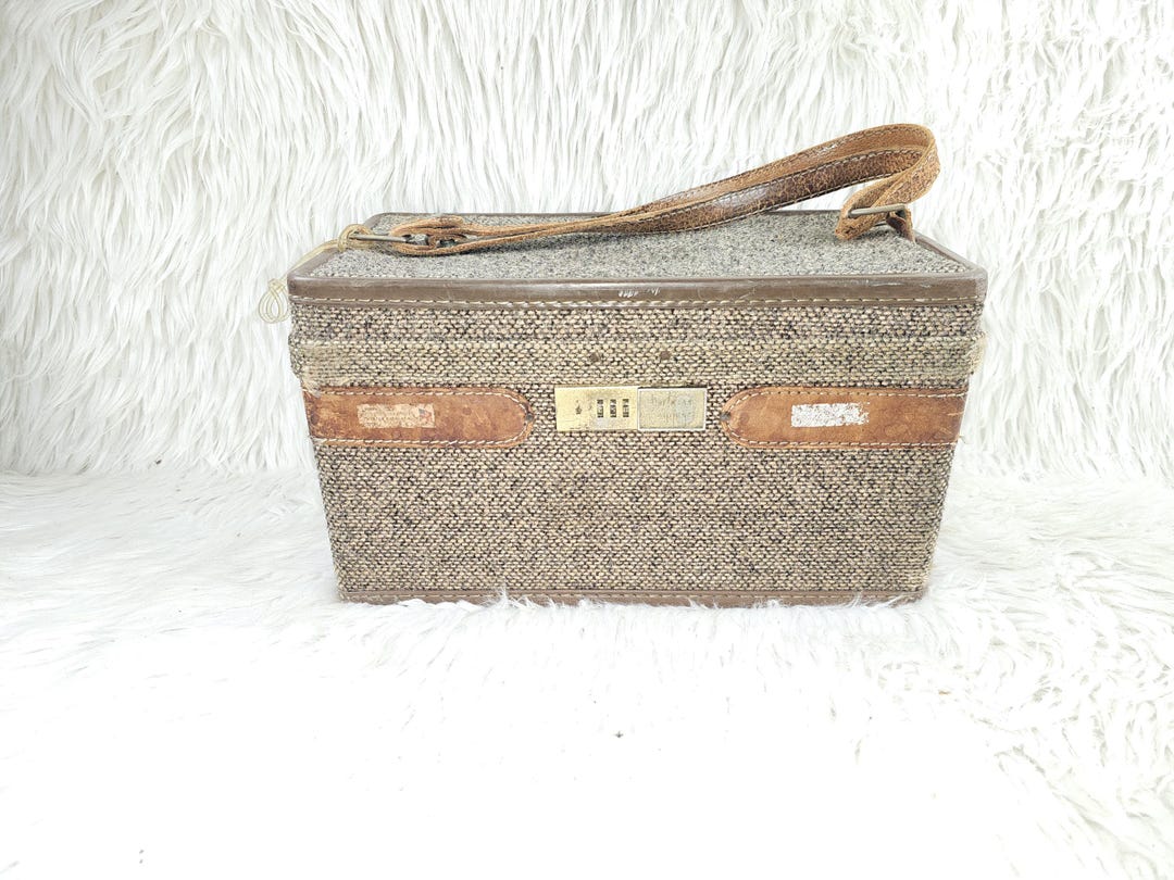 Vintage HARTMANN Tweed Travel Luggage Cosmetic Train Case Carry on