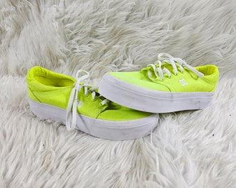 DC Trase Platform Women’s Size 8M Neon Yellow Lace Up Athletic Shoes