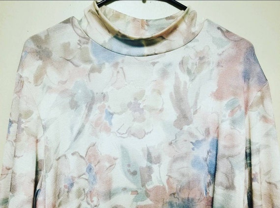 Retro Floral Turtleneck Shirt, Super Retro Shirt f