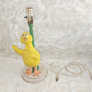 Lámpara infantil vintage con forma de pájaro grande de Barrio Sésamo